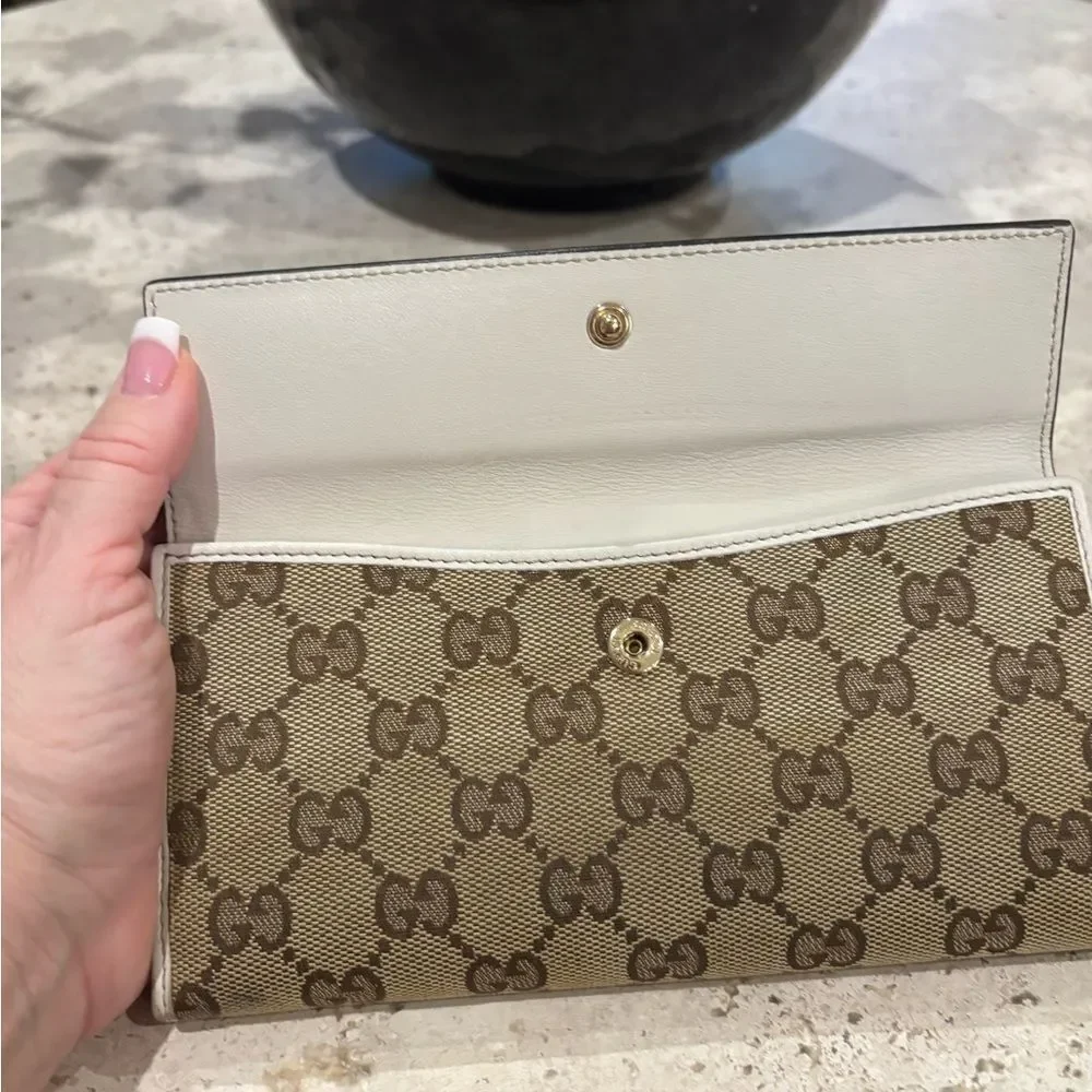 Gucci Tan and Brown GG Pattern Continental Wallet - Picture 6 of 6